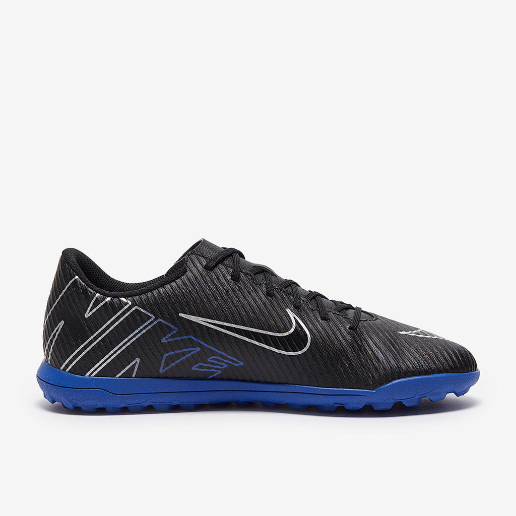 FOOTBALL SHOES